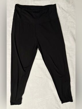 L/XL Charlie’s Project Capri Leggings